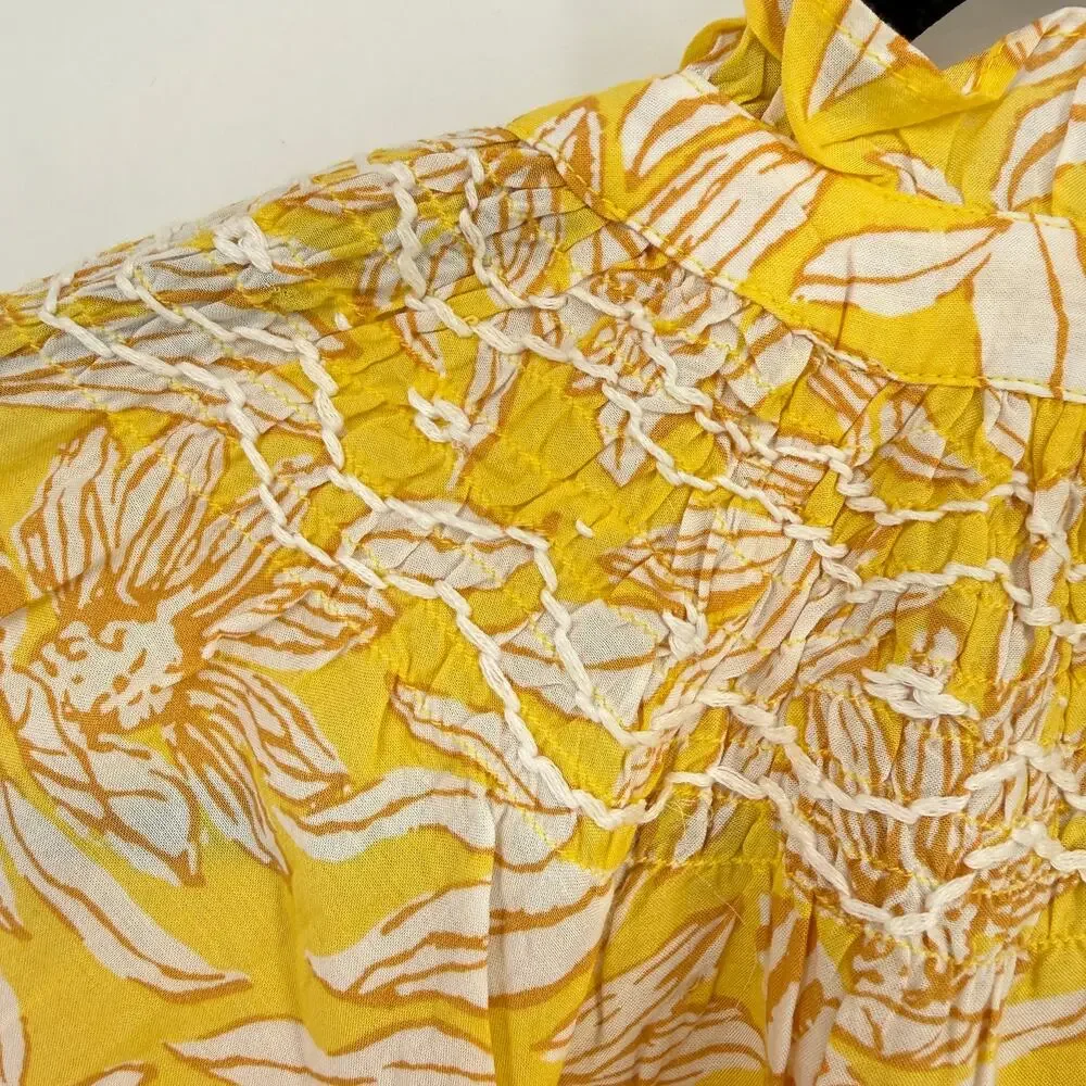 Lilly Pulitzer Lourdes Hideaway Honeycomb Bee Shirt Sz XS Smocked Embroidered